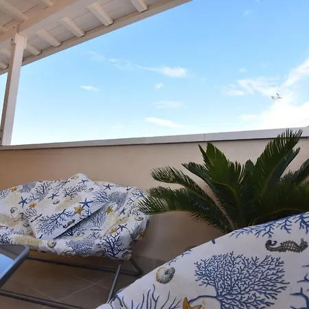La Casa Di Nadi Apartment
